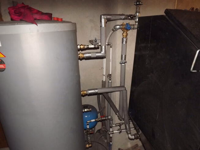 Ile zazwyczaj pobierają hydraulicy za godzinę?