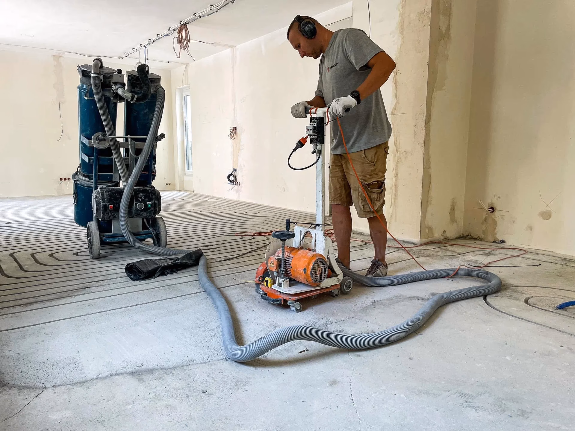 Czy hydraulik zajmuje się ogrzewaniem podłogowym?