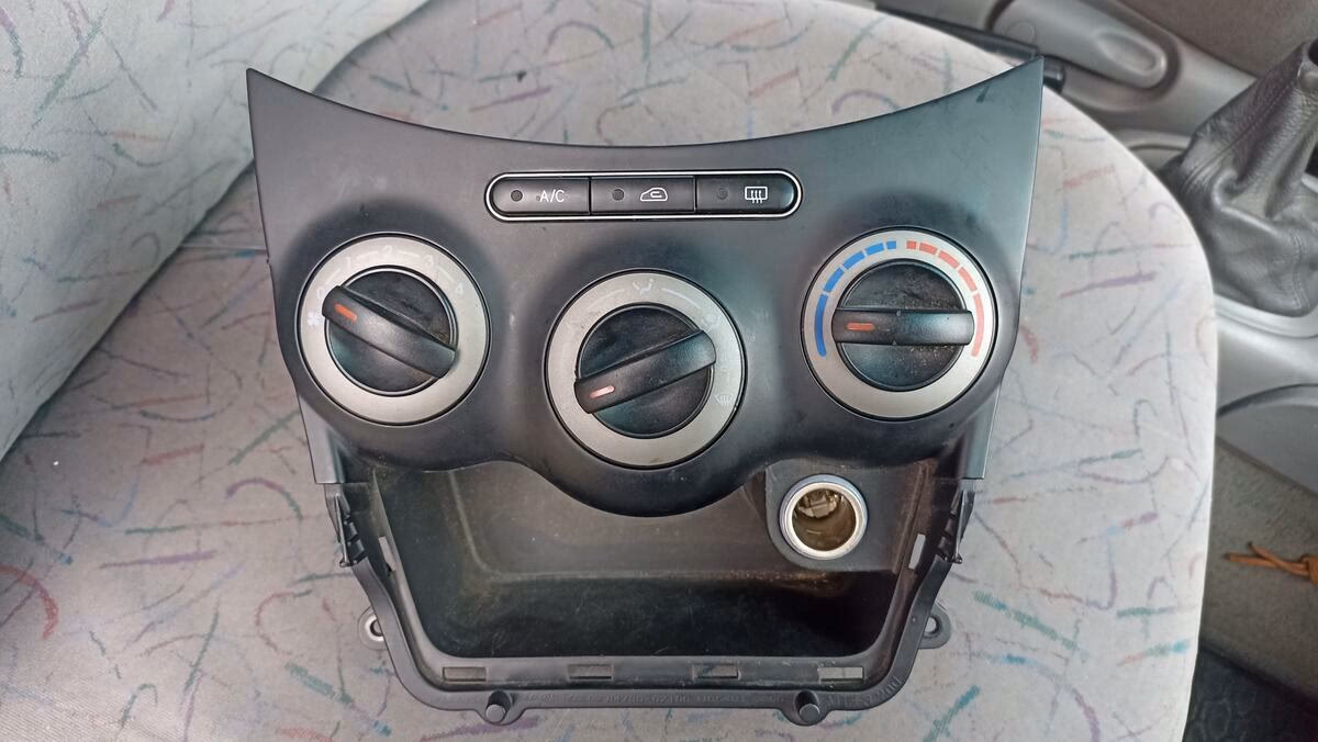 Czy Hyundai i10 ma klimatyzację?