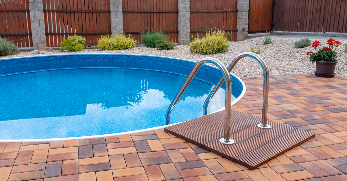 Jakie są miesięczne koszty utrzymania basenu?