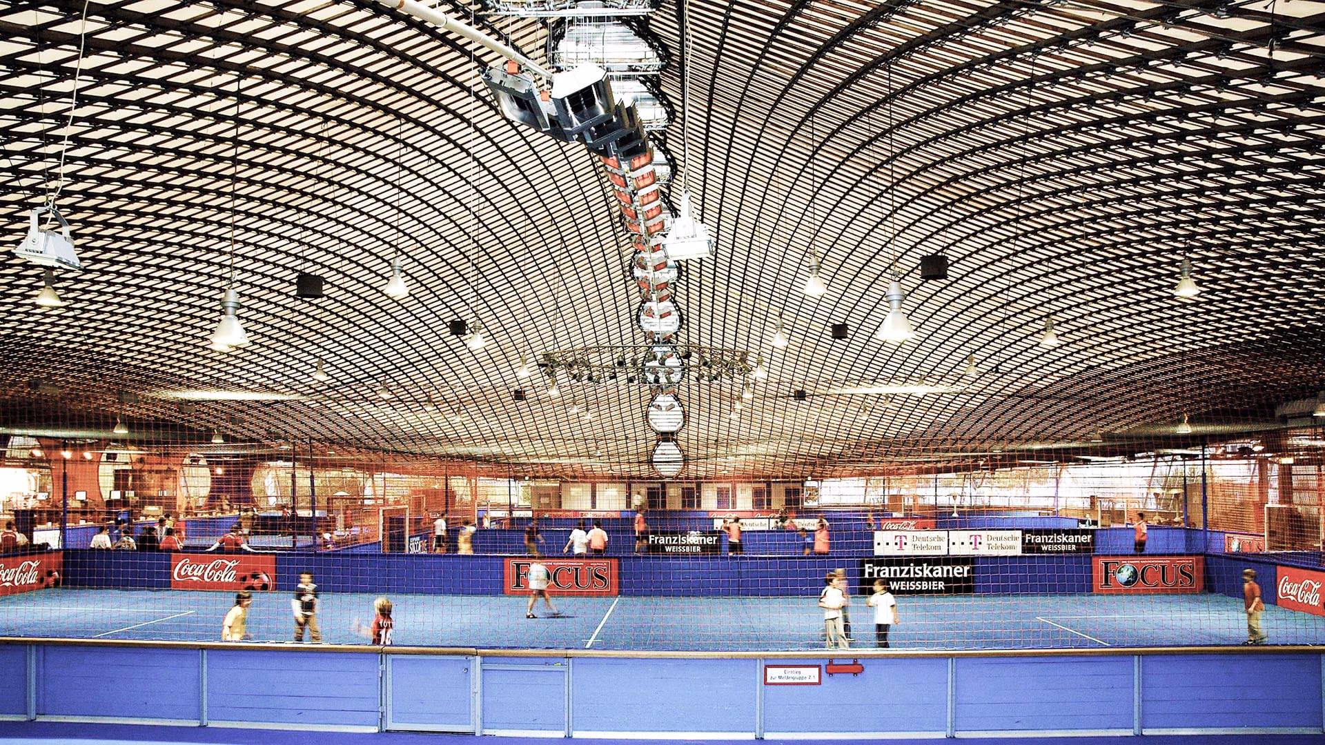 Ile osób pomieści Inea stadion?