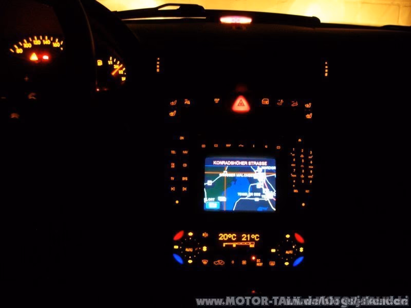 Gdzie znajduje się czujnik temperatury w Mercedesie W203?