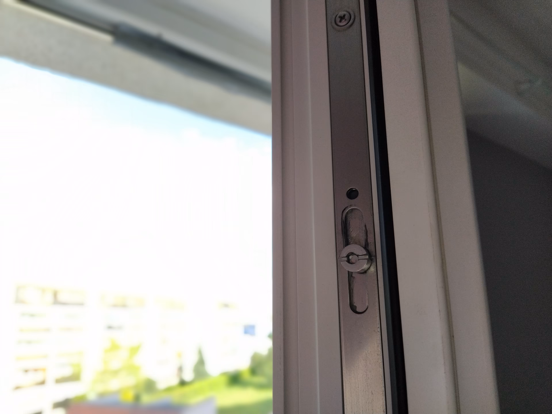 Jak ustawić tryb zimowy w oknach?