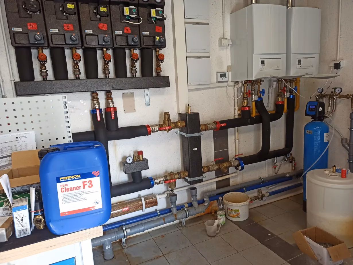 Jak bezpiecznie spuścić wodę z centralnego ogrzewania na zimę?