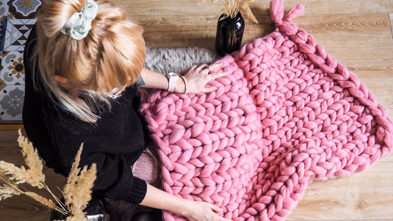 Z jakiego materiału jest ciepły koc?