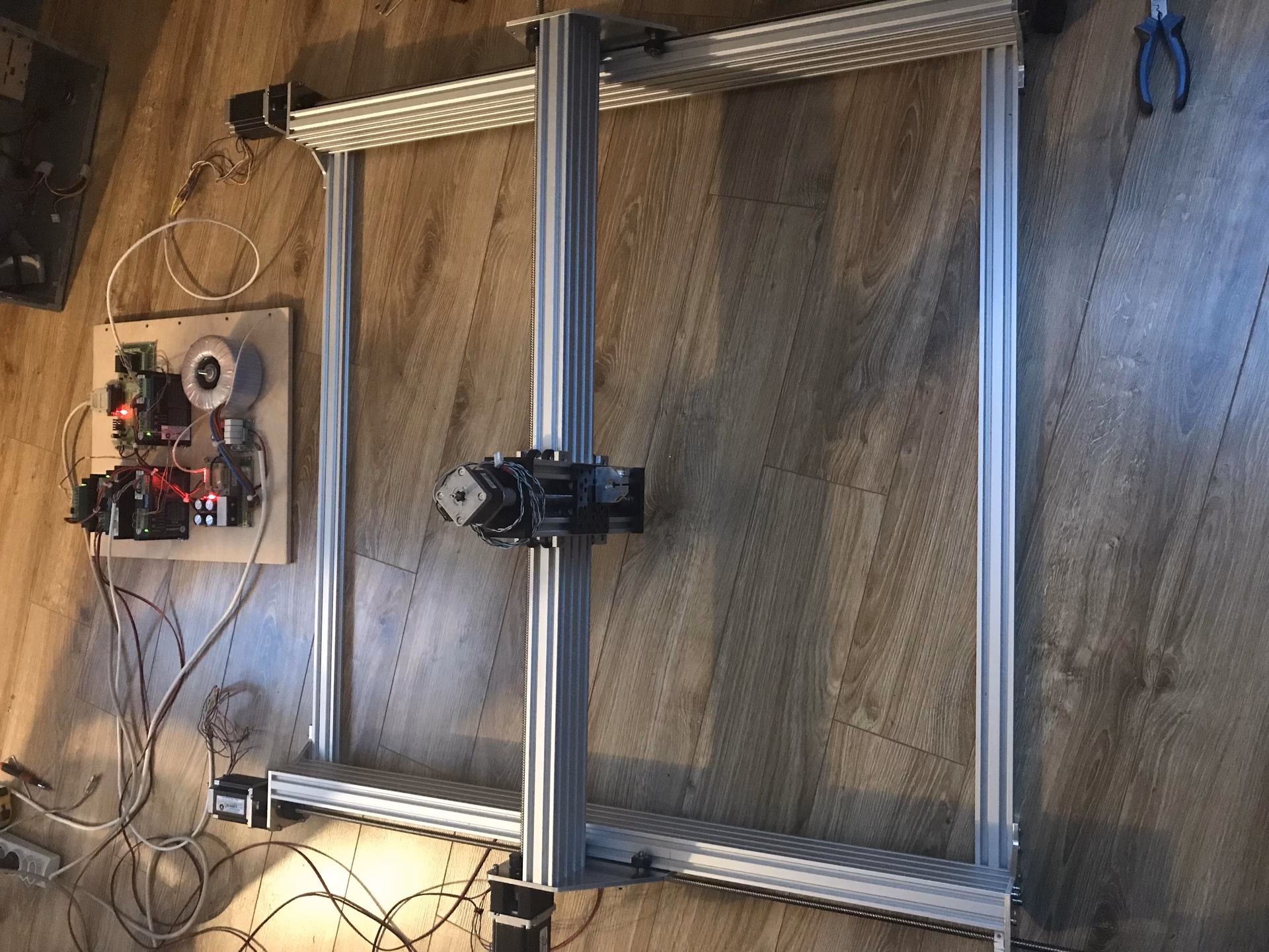 Czy maszyny CNC potrzebują sprężonego powietrza?