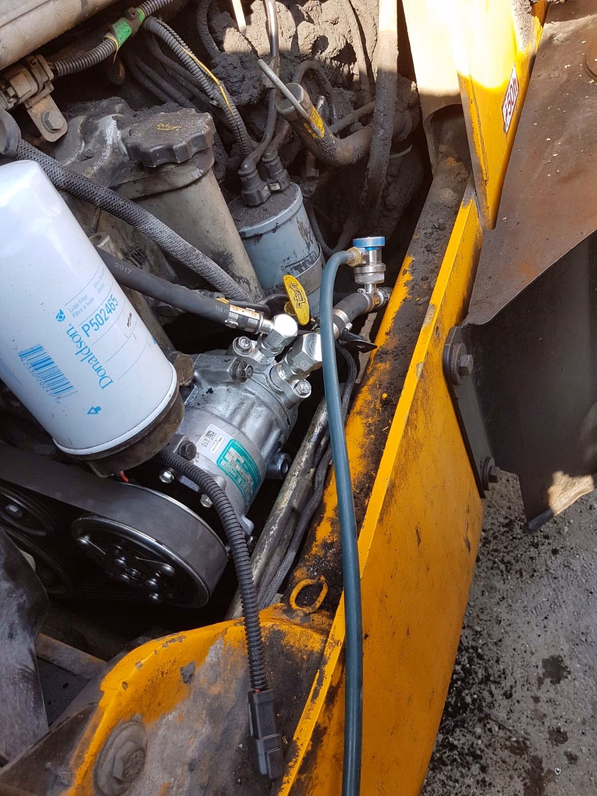 Czy JCB ma klimatyzację?