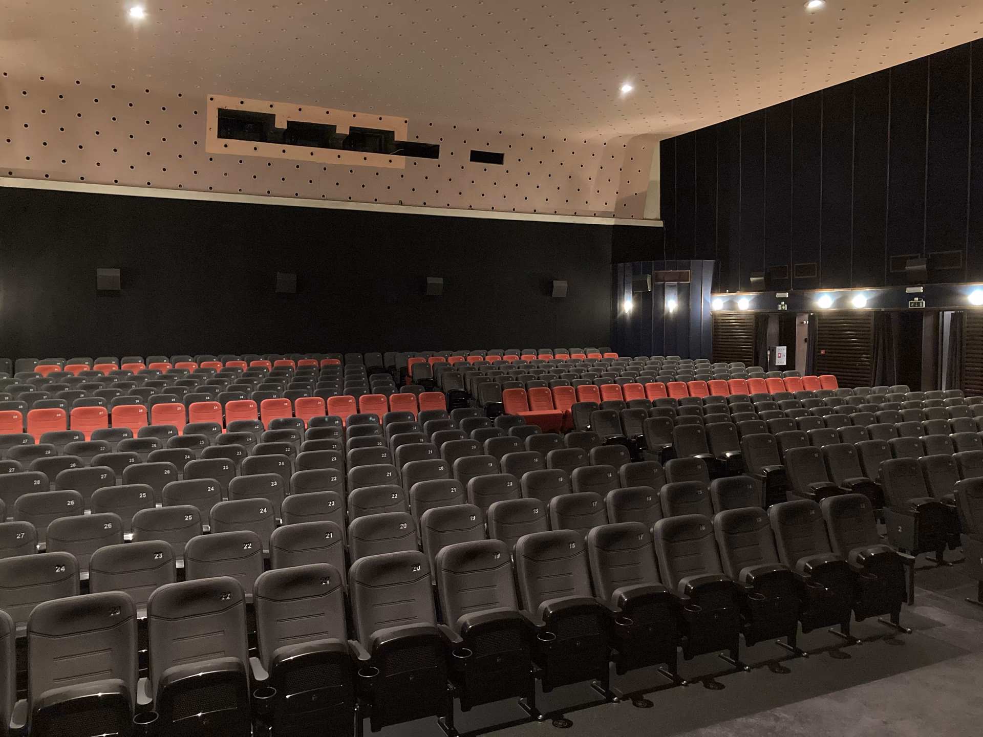 Czy w kinie Wisła jest popcorn?