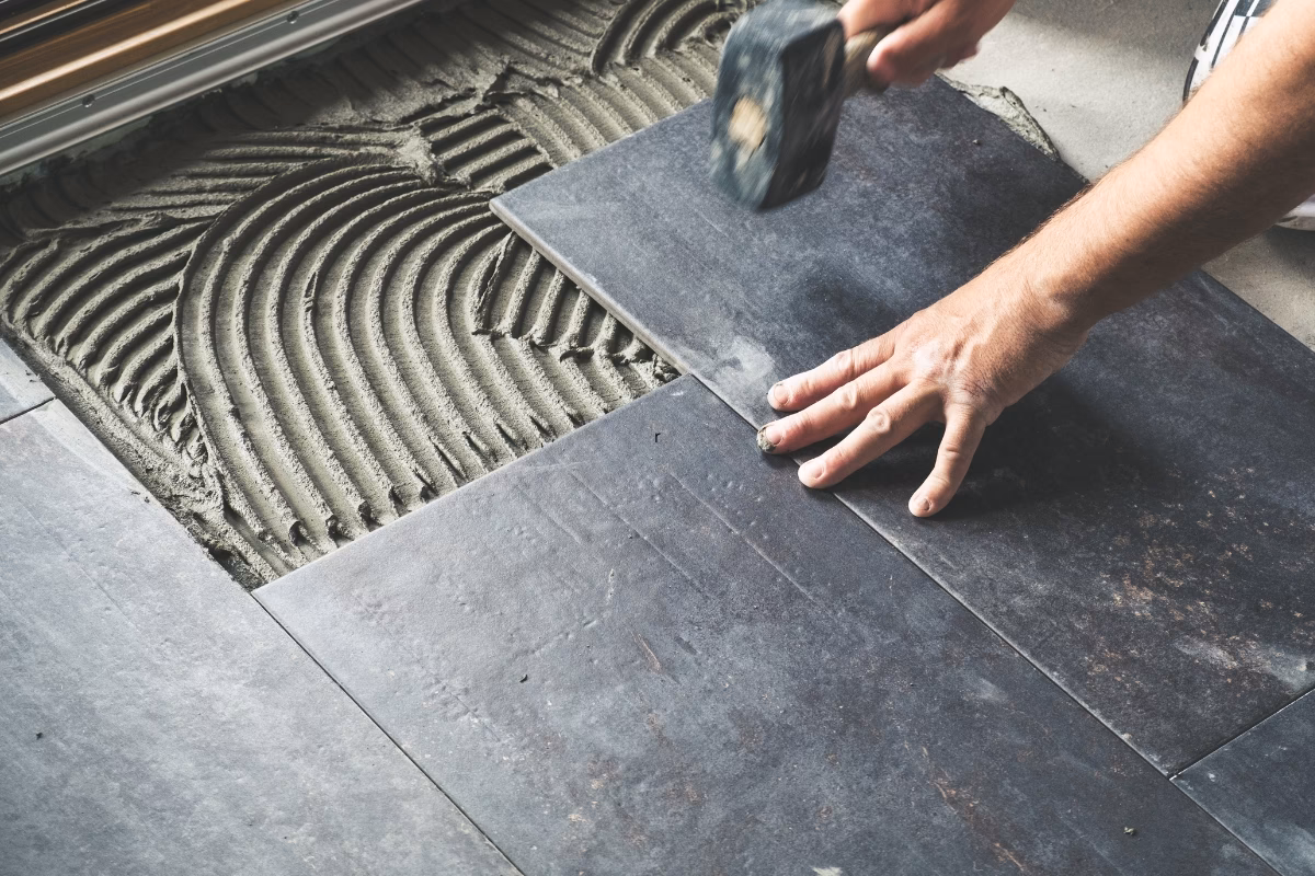 Co pod płytki na ogrzewanie podłogowe?