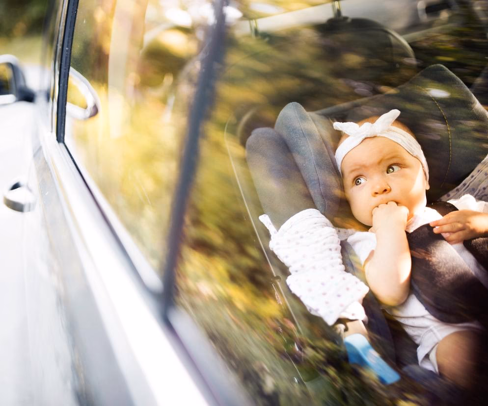 Czy można zostawić dziecko w samochodzie z włączoną klimatyzacją?