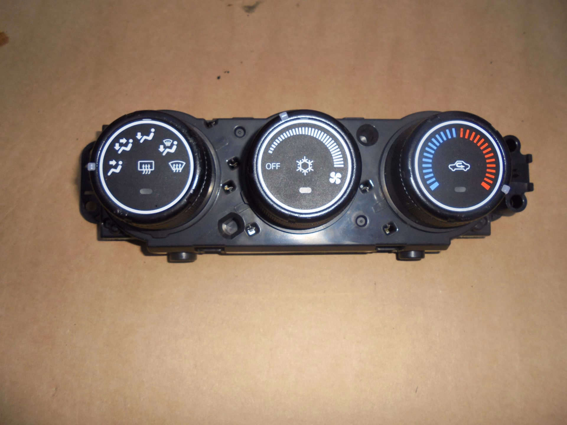 Czy Lancery są automatyczne czy manualne?