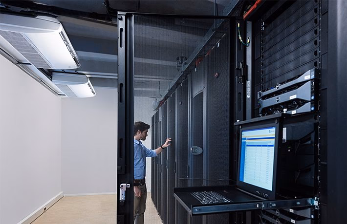 Czy w serwerowni musi być klimatyzacja?