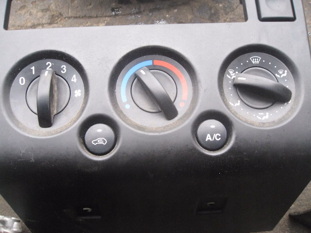 Dlaczego klimatyzacja w moim Fordzie Fusion nie działa?