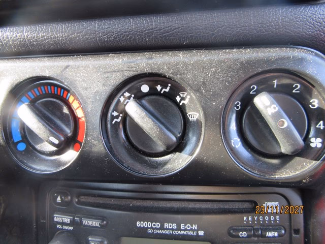 Ile czynnika wchodzi do klimatyzacji Ford Mondeo?