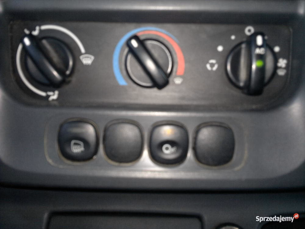 Dlaczego klimatyzacja w moim Fordzie Transit Connect nie działa?