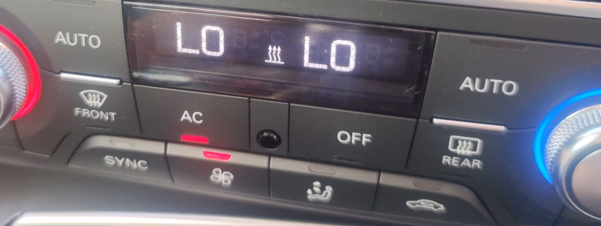 Dlaczego klimatyzacja w samochodzie oznacza LO?