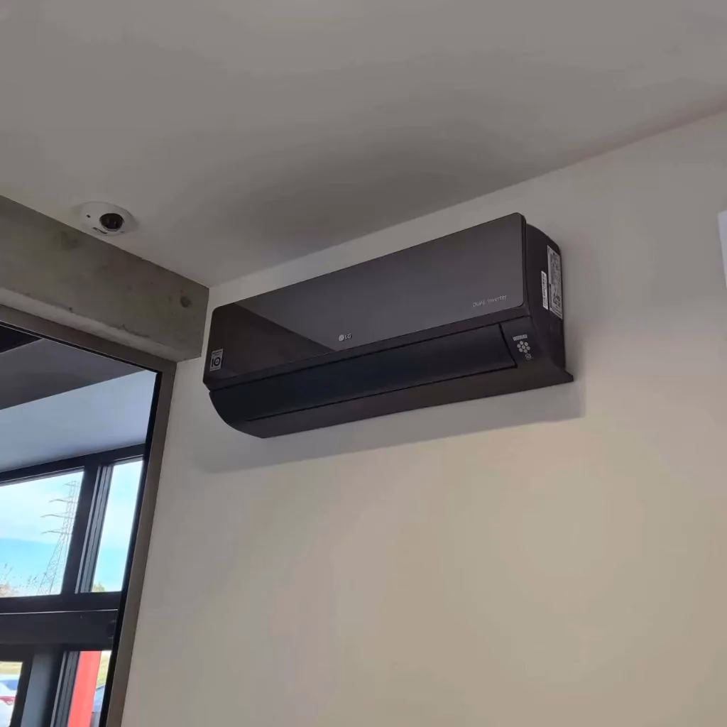 Jaka jest różnica między klimatyzatorem i klimatyzacją?