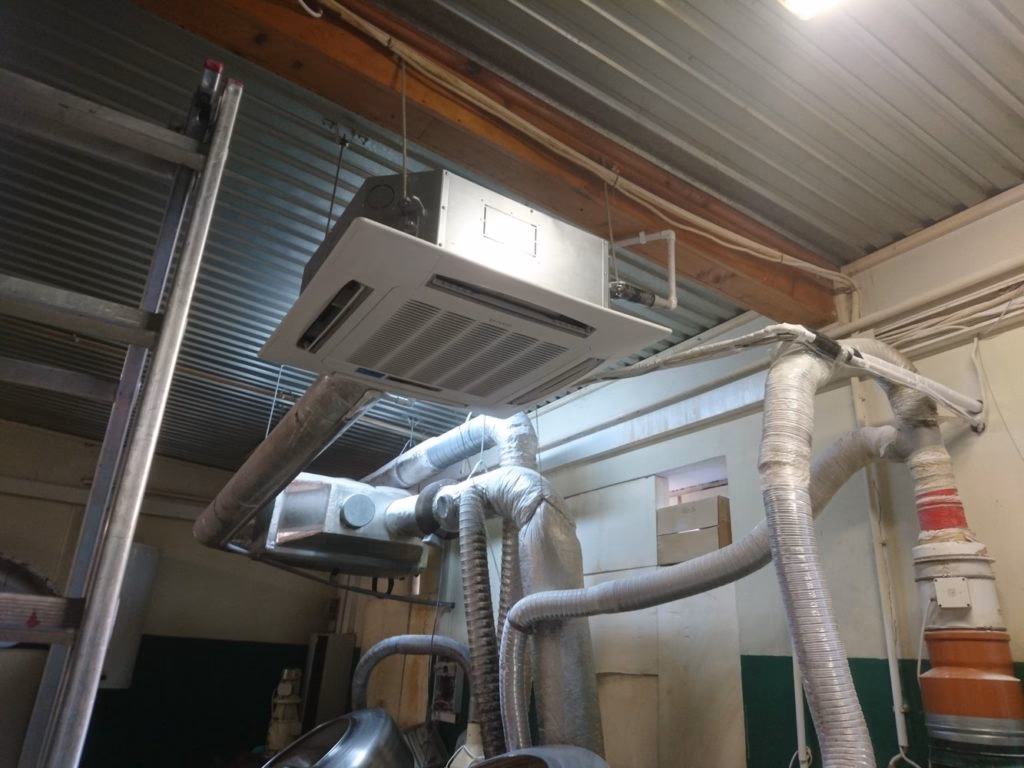 Jak obniżyć temperaturę na hali produkcyjnej?