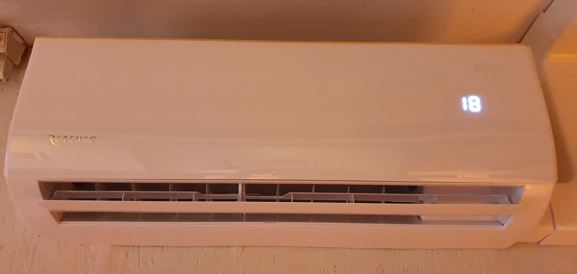 Jak zresetować klimatyzację Rotenso?