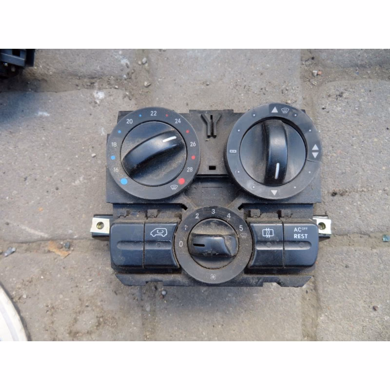 Gdzie jest czujnik temperatury zewnętrznej Vito 639?