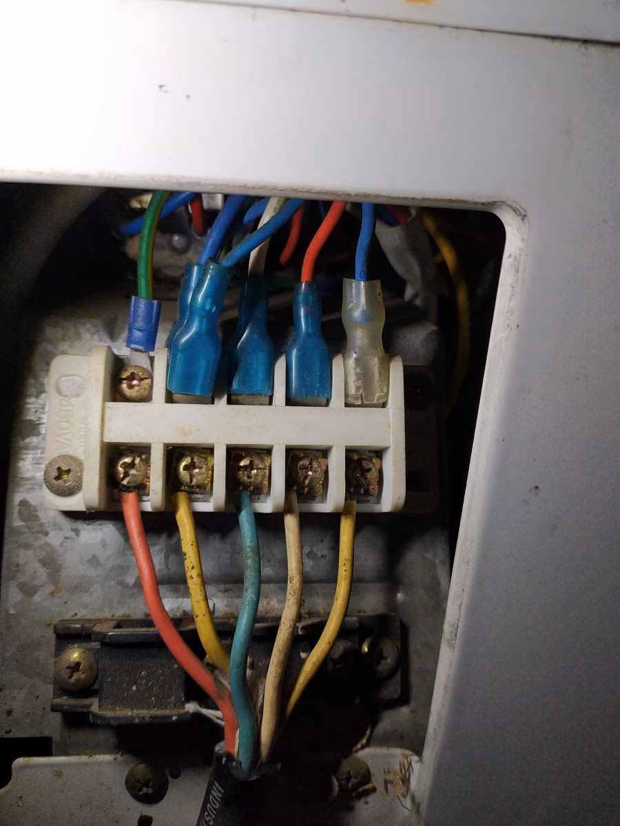 Dlaczego klimatyzacja pali bezpiecznik?