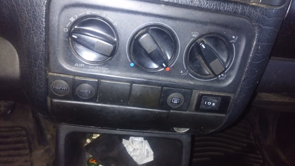 Czy Golf 3 ma klimatyzację?