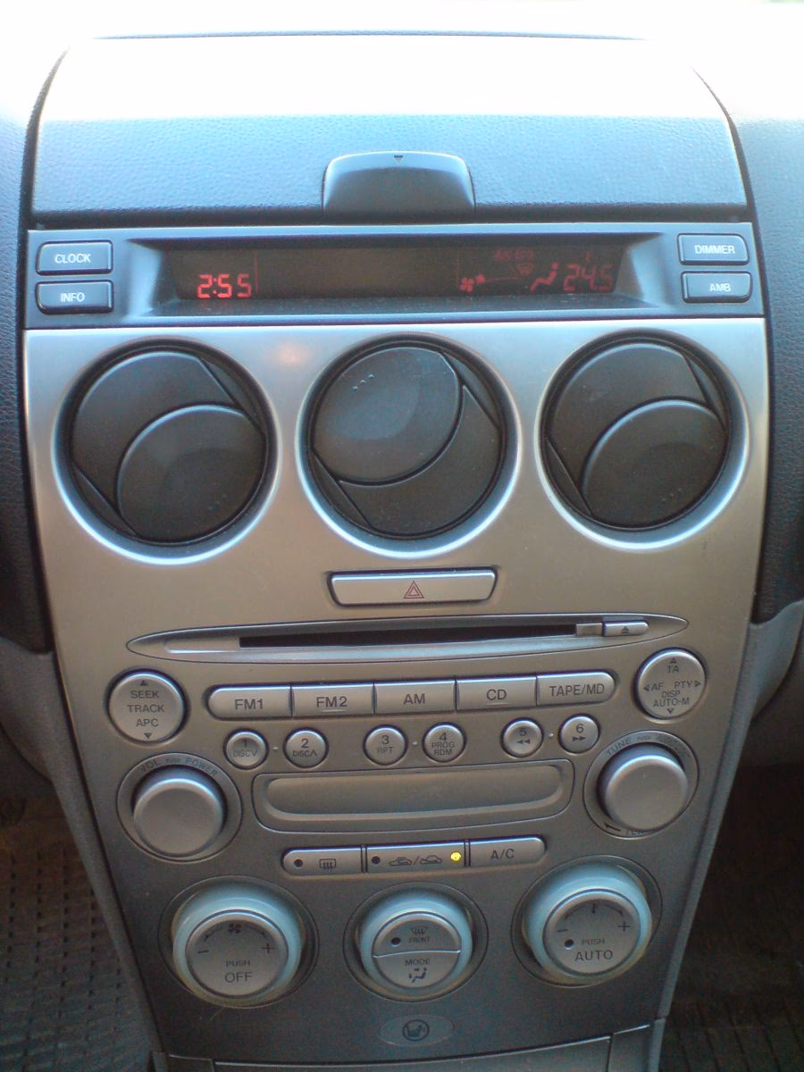 Dlaczego klimatyzacja w moim Mazdzie nie włącza się?