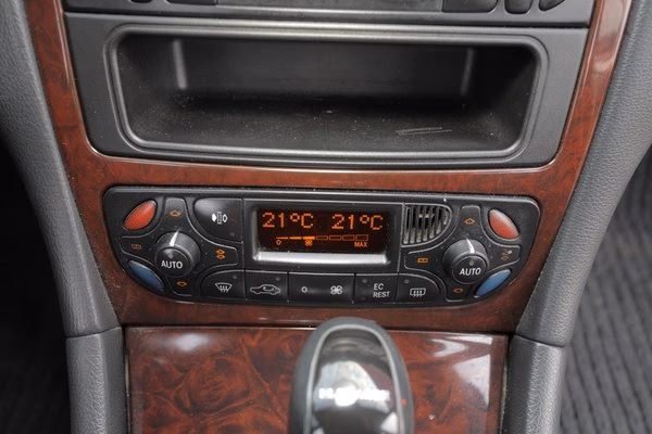 Ile kosztuje nabicie klimatyzacji w Mercedesie W203?