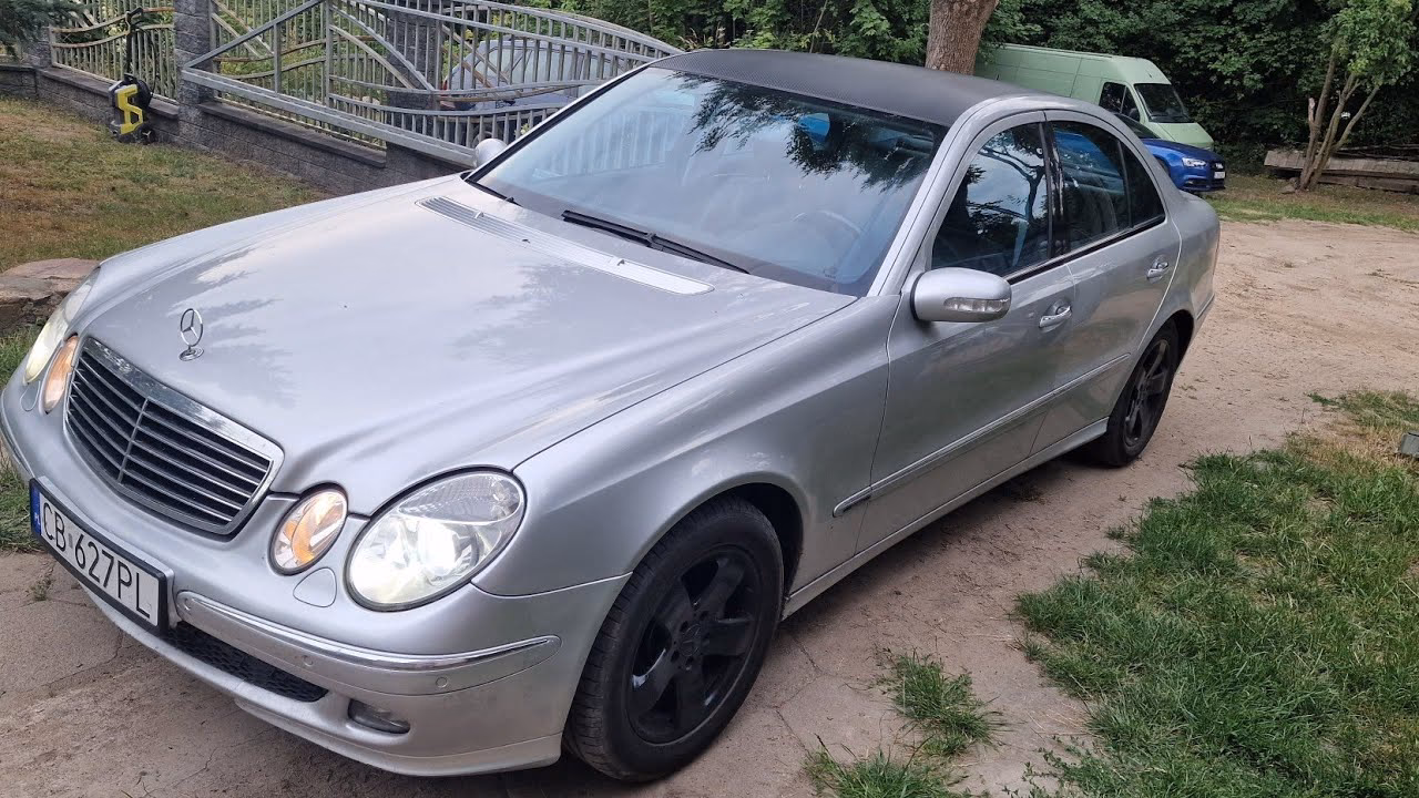 Gdzie znajduje się przekaźnik świec żarowych w Mercedesie W211?