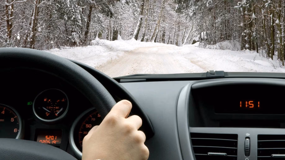 Ile grzać auto na mrozie?