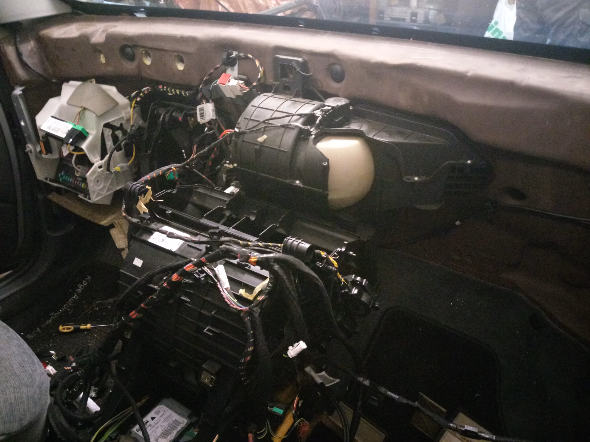 Czy Citroen C5 ma podgrzewane siedzenia?