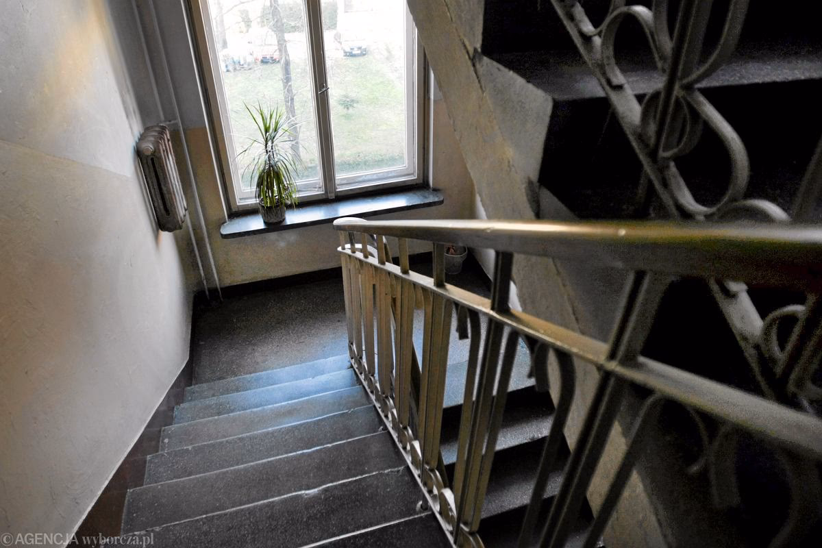 Czy ogrzewać klatkę schodową?