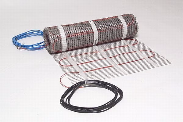 Co daje mata grzewcza w lustrze?