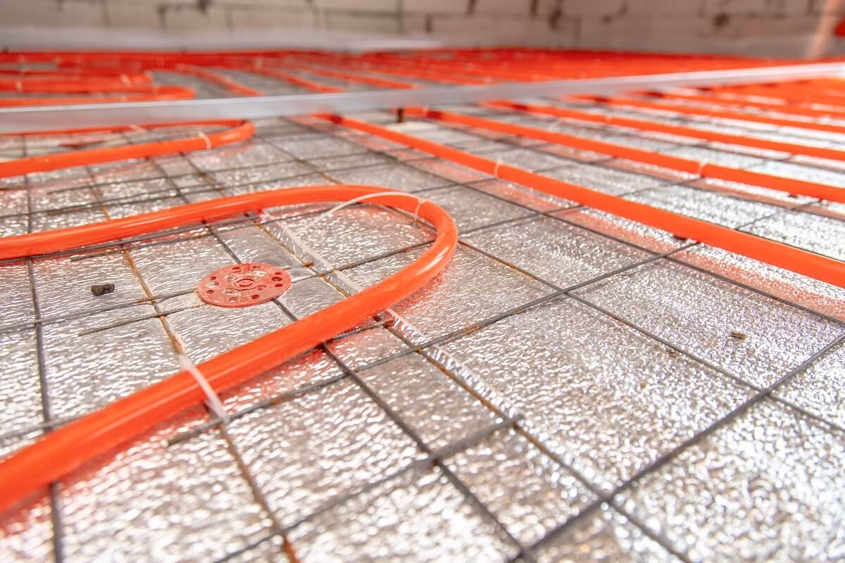 Czy ogrzewanie podłogowe szumi?