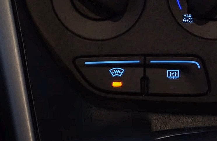 Czy warto mieć podgrzewaną przednią szybę?