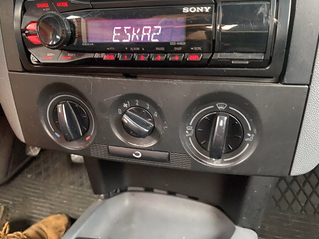 Czy Skoda Fabia ma podgrzewaną przednią szybę?