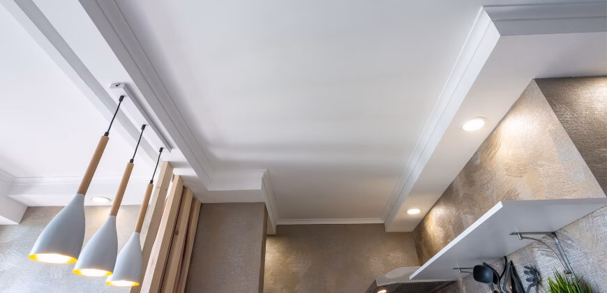 Jakie są wady umieszczenia kanałów grzewczych w suficie?