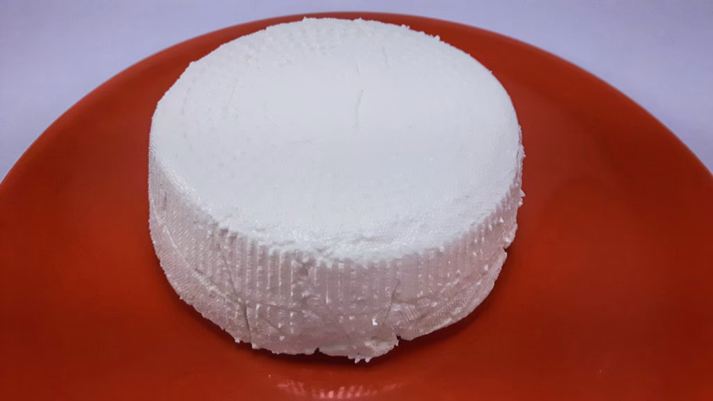 Jak ogrzać zsiadłe mleko na ser?