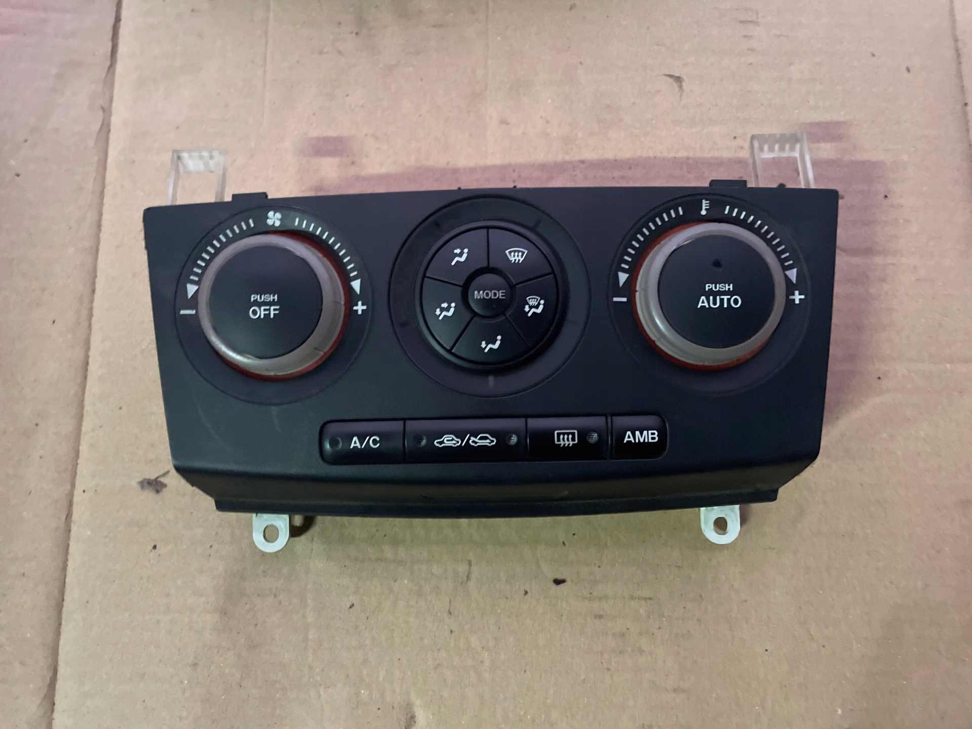 Czy mogę uruchomić moją Mazdę 3 za pomocą telefonu?