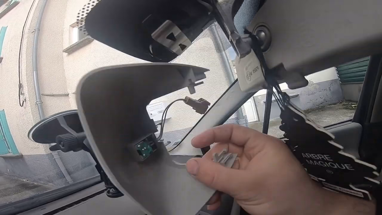 Jak odpowietrzyć układ Renault Master?