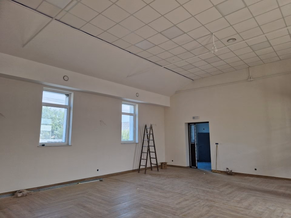 Czy świetlica wiejska jest budynkiem użyteczności publicznej?