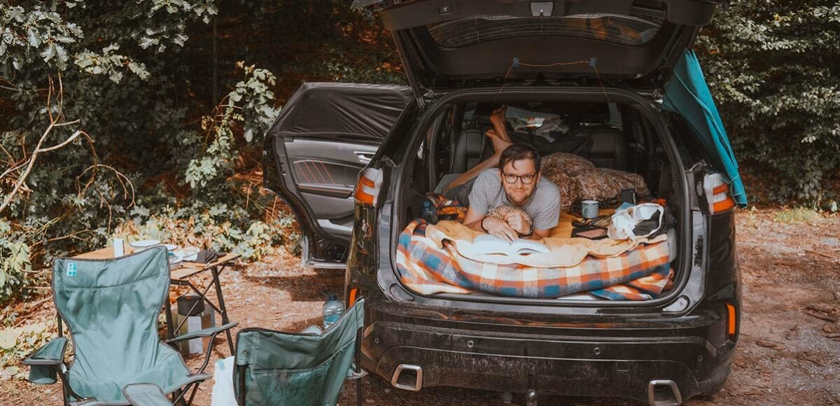 Jak zadbać o wentylację śpiąc w samochodzie?