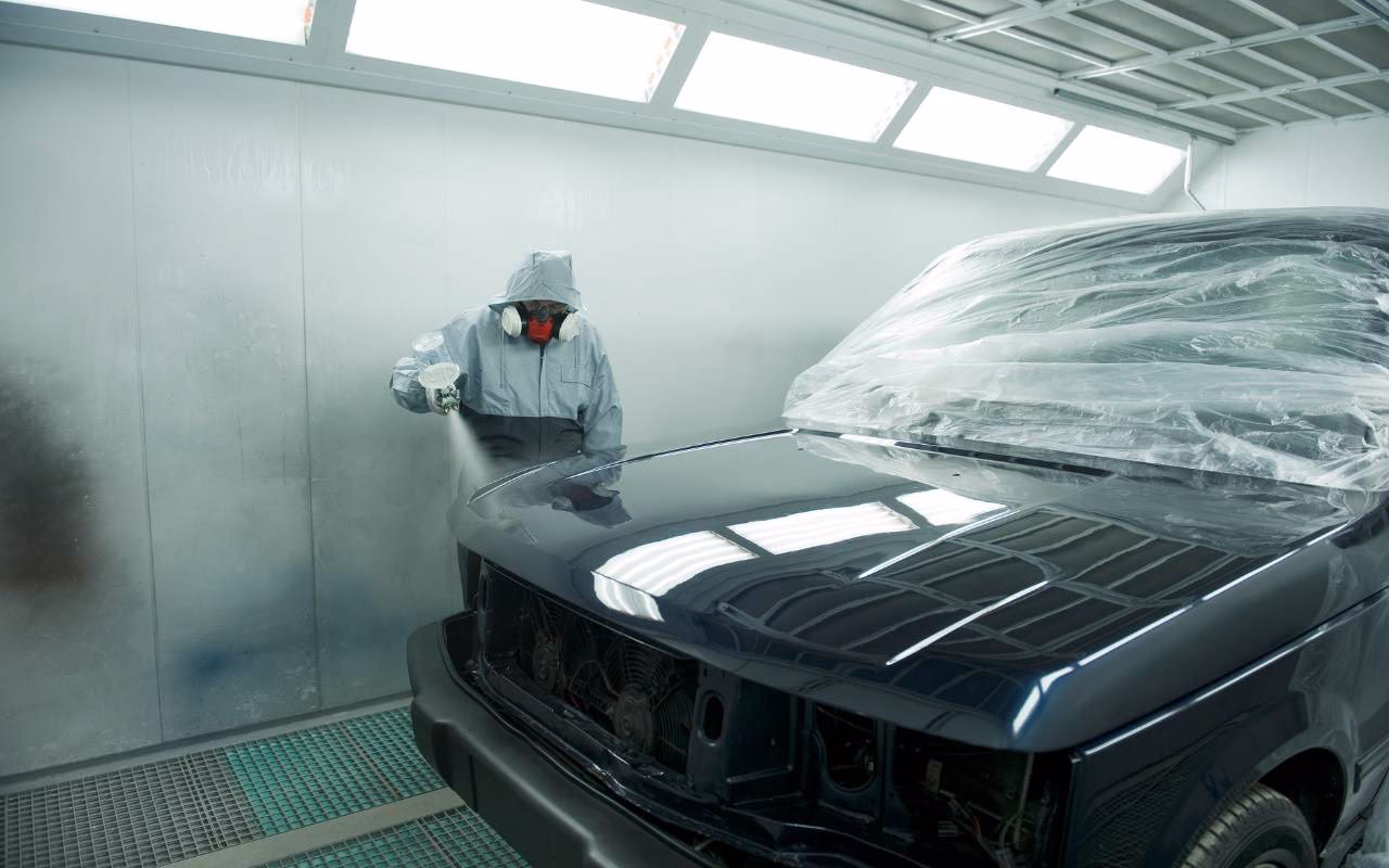 Ile zarabia warsztat blacharsko-lakierniczy?