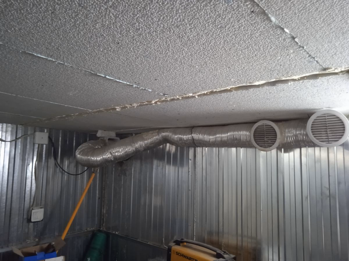 Czy w blaszaku jest wilgoć?