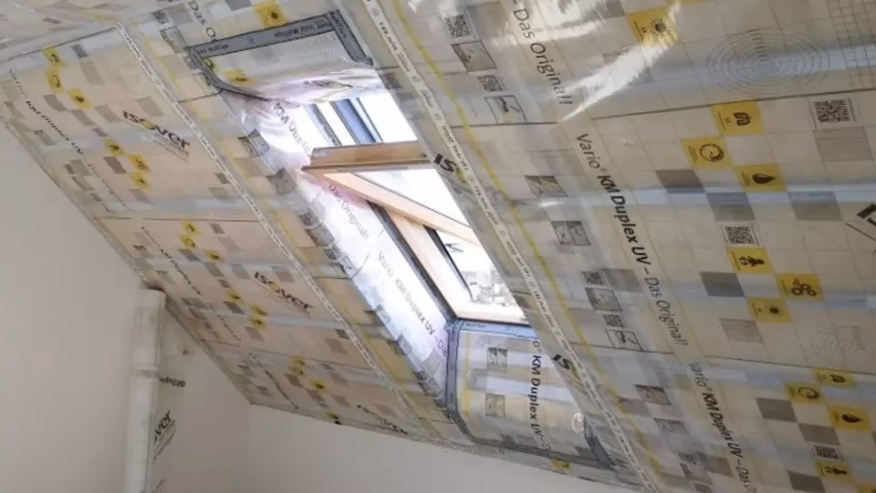 Czy folia paroizolacyjna przepuszcza wilgoć?