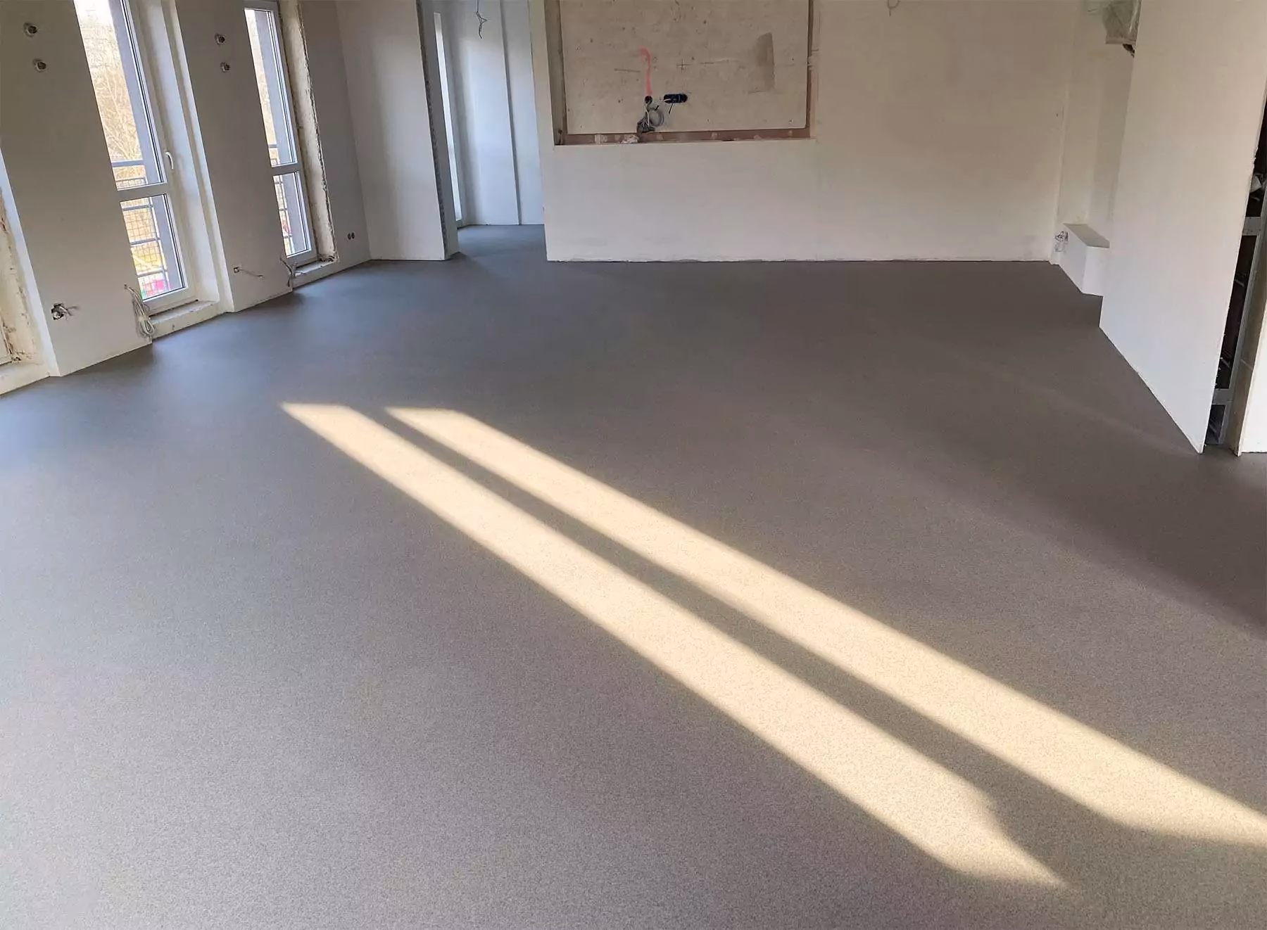 Czy można zastosować ogrzewanie podłogowe w przypadku podłogi żywicznej?